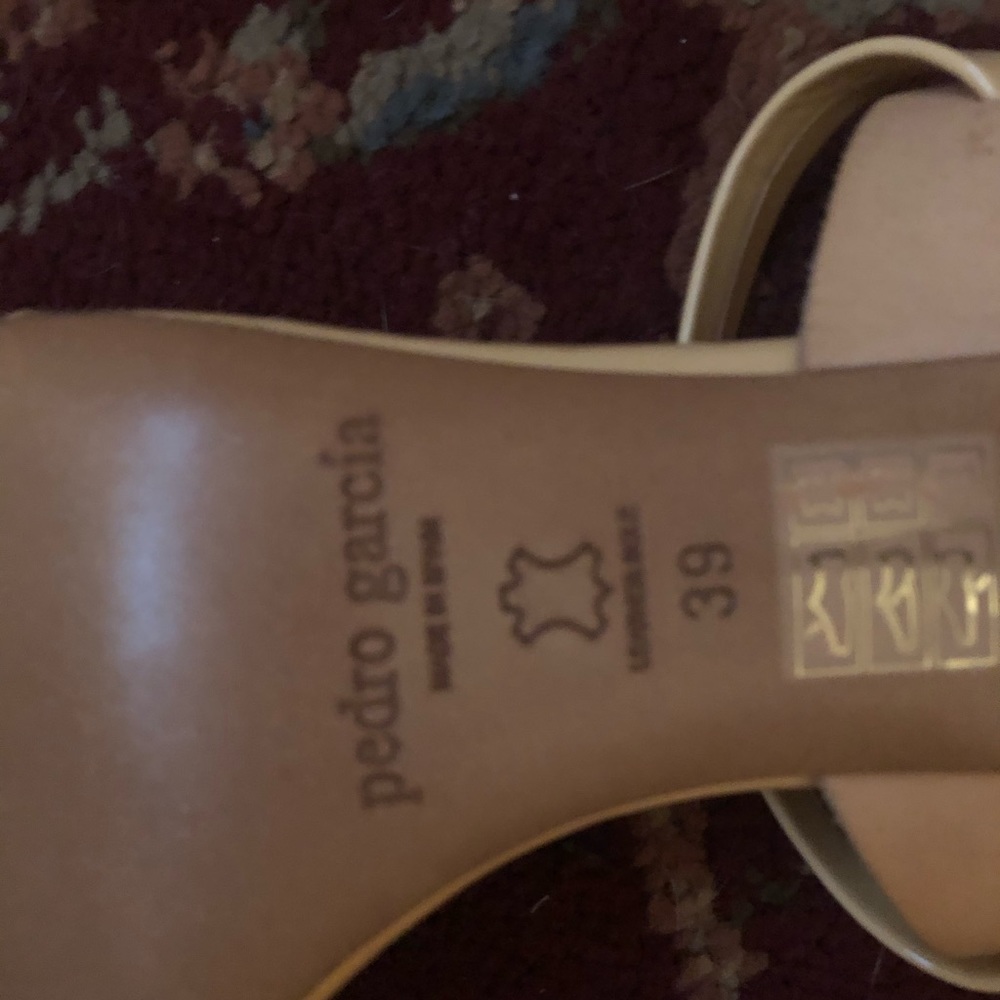 SOLD!!Designer Pedro García with a Sexy Metal Heel